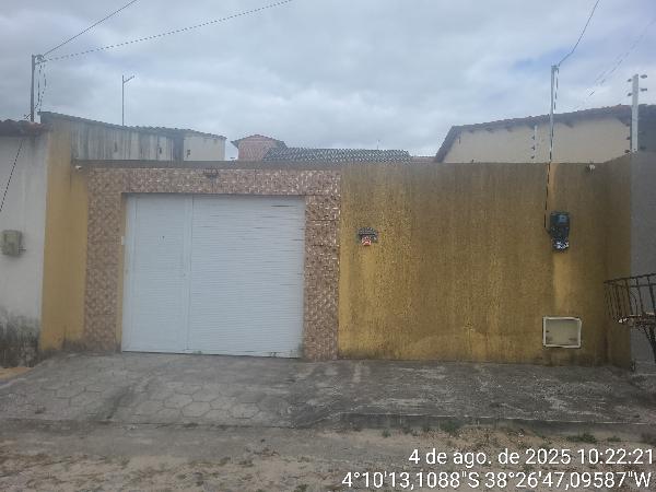 Vende-se em Pacajus-CE  Casa, 83.48 de área total, 83.48 de área privativa, 175.00 de área do terreno,  2_qto(s), a.serv, WC, 1_sala(s), cozinha.