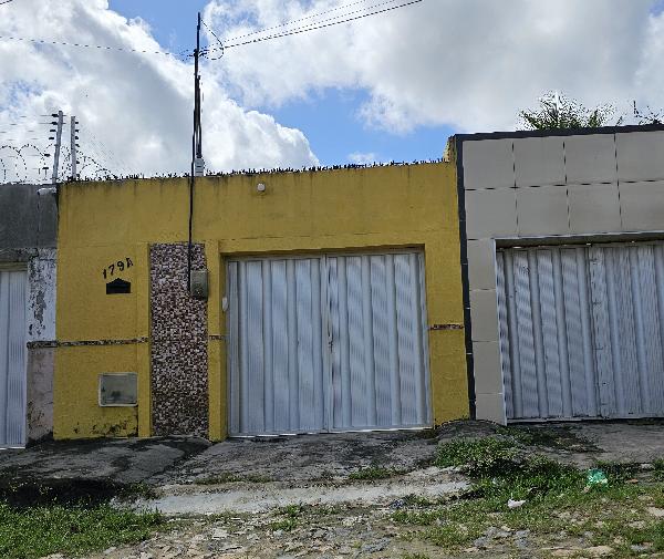 Vende-se em Pacatuba-CE  Casa, 72.91 de área total, 72.91 de área privativa, 148.50 de área do terreno,  2_qto(s), a.serv, WC, 1_sala(s), cozinha.