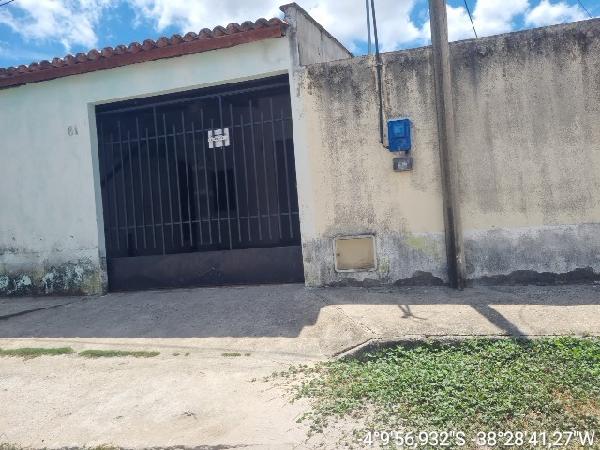 Vende-se em Pacajus-CE  Casa, 86.55 de área privativa, 180.00 de área do terreno,  2_qto(s), a.serv, WC, 1_sala(s), cozinha, 1_vaga(s) de garagem.