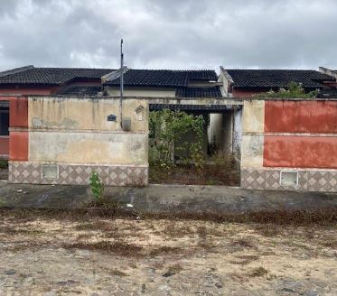 Vende-se em Pacajus-CE  Casa, 74.80 de área privativa, 150.00 de área do terreno,  2_qto(s), varanda, a.serv, WC, 1_sala(s), cozinha.