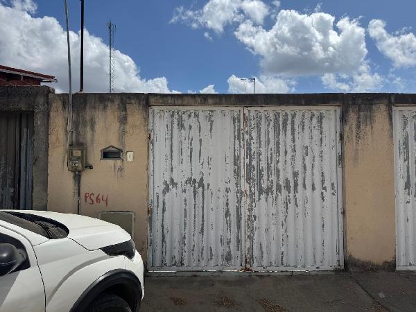 Vende-se em Pacatuba-CE  Casa, 70.00 de área total, 70.00 de área privativa, 132.00 de área do terreno,  2_qto(s), a.serv, WC, 1_sala(s), cozinha, 1_vaga(s) de garagem.