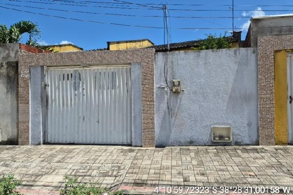 Vende-se em Pacajus-CE  Casa, 85.00 de área total, 85.00 de área privativa, 150.00 de área do terreno,  2_qto(s), a.serv, WC, 1_sala(s), cozinha.