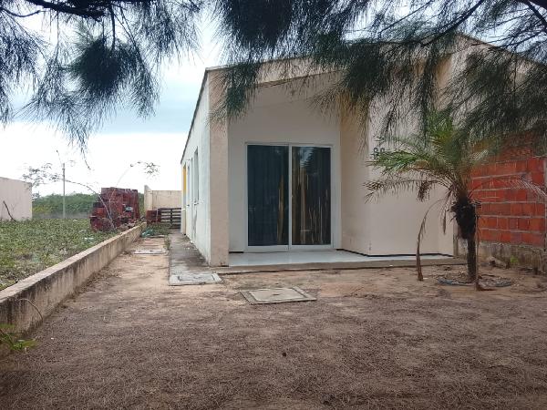 Vende-se em Sao Goncalo Do Amarante-CE  Casa, 58.31 de área total, 58.31 de área privativa, 150.00 de área do terreno,  2_qto(s), WC, 1_sala(s), cozinha, 1_vaga(s) de garagem.