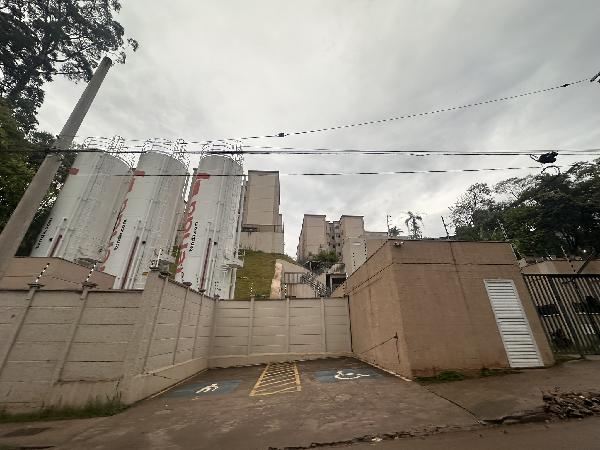 Vende-se em Sao Paulo-SP  apto, 78.07 de área total, 38.69 de área privativa,  1_qto(s), a.serv, WC, 1_sala(s), cozinha.