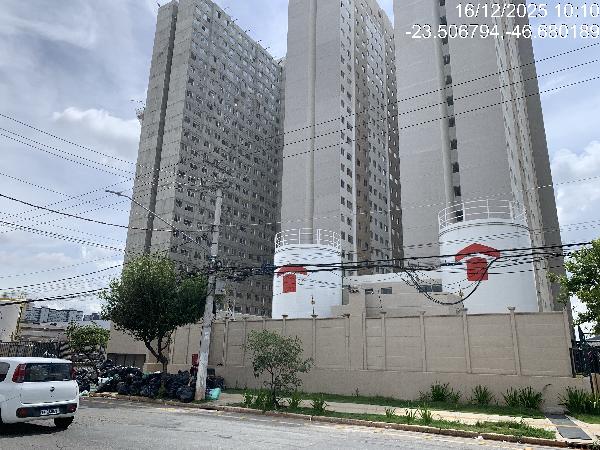 Vende-se em Sao Paulo-SP  apto, 50.11 de área total, 32.89 de área privativa,  2_qto(s), WC, 1_sala(s), cozinha.