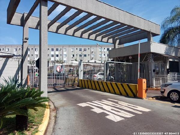 Vende-se em Ribeirao Preto-SP  apto, 88.21 de área total, 42.80 de área privativa,  2_qto(s), WC, 1_sala(s), cozinha, 1_vaga(s) de garagem.