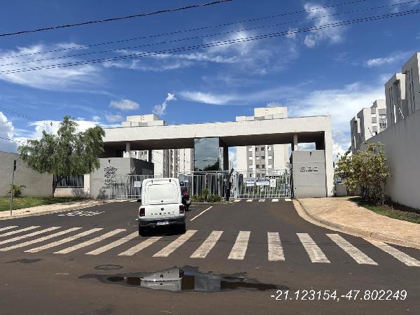 Vende-se em Ribeirao Preto-SP  apto, 117.57 de área total, 47.85 de área privativa,  2_qto(s), a.serv, WC, 1_sala(s), cozinha.
