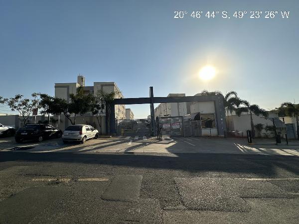 Vende-se em Sao Jose Do Rio Preto-SP  apto, 97.71 de área total, 43.05 de área privativa,  2_qto(s), a.serv, WC, 1_sala(s), cozinha, 1_vaga(s) de garagem.