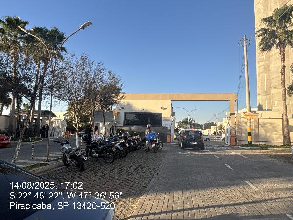 Vende-se em Piracicaba-SP  apto, 143.54 de área total, 45.95 de área privativa,  2_qto(s), WC, 1_sala(s), cozinha, 1_vaga(s) de garagem.