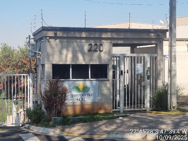 Vende-se em Piracicaba-SP  apto, 206.57 de área total, 44.71 de área privativa,  2_qto(s), WC, 1_sala(s), cozinha, 1_vaga(s) de garagem.