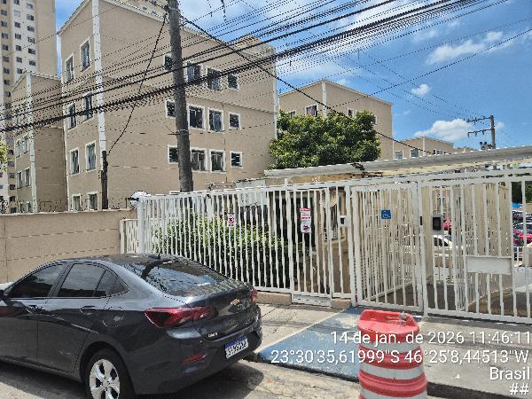 Vende-se em Sao Paulo-SP  apto, 65.25 de área total, 42.27 de área privativa,  2_qto(s), a.serv, WC, 1_sala(s), cozinha.