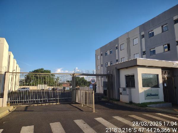 Vende-se em Ribeirao Preto-SP  apto, 93.17 de área total, 44.00 de área privativa,  2_qto(s), a.serv, WC, 1_sala(s), cozinha, 1_vaga(s) de garagem.