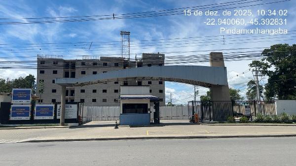 Vende-se em Pindamonhangaba-SP  apto, 89.29 de área total, 50.43 de área privativa,  2_qto(s), varanda, a.serv, WC, 1_sala(s), cozinha, 1_vaga(s) de garagem.
