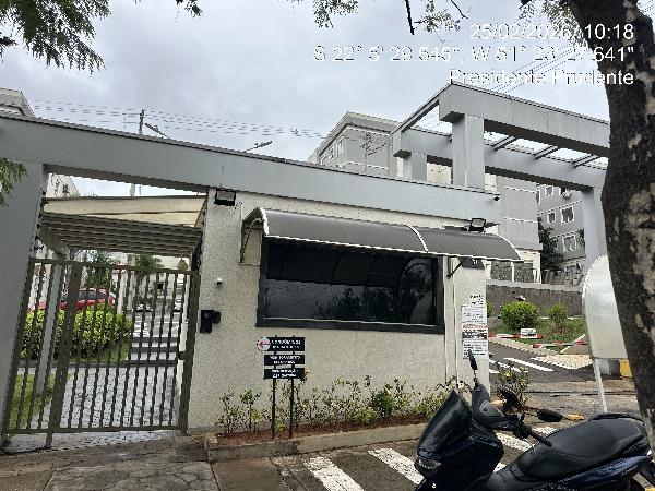 Vende-se em Presidente Prudente-SP  apto, 103.72 de área total, 39.30 de área privativa,  2_qto(s), WC, 1_sala(s), cozinha, 1_vaga(s) de garagem.