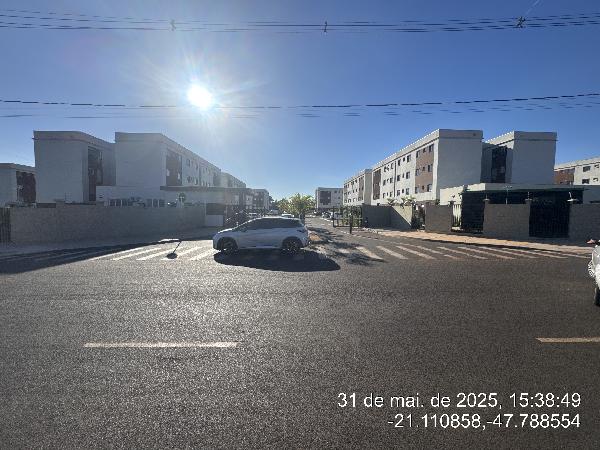 Vende-se em Ribeirao Preto-SP  apto, 81.28 de área total, 42.81 de área privativa,  2_qto(s), WC, 1_sala(s), cozinha, 1_vaga(s) de garagem.