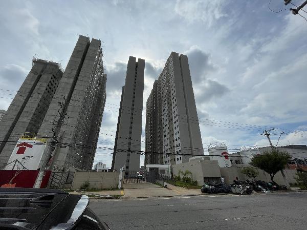 Vende-se em Sao Paulo-SP  apto, 50.63 de área total, 33.23 de área privativa,  2_qto(s), WC, 1_sala(s), cozinha.