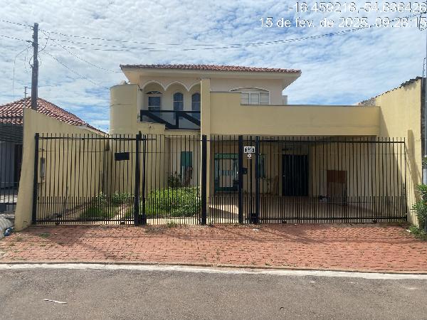 Vende-se em Rondonopolis-MT  Casa, 183.70 de área privativa, 308.50 de área do terreno,  3_qto(s), a.serv, WC, 4_sala(s), cozinha, Terraco.