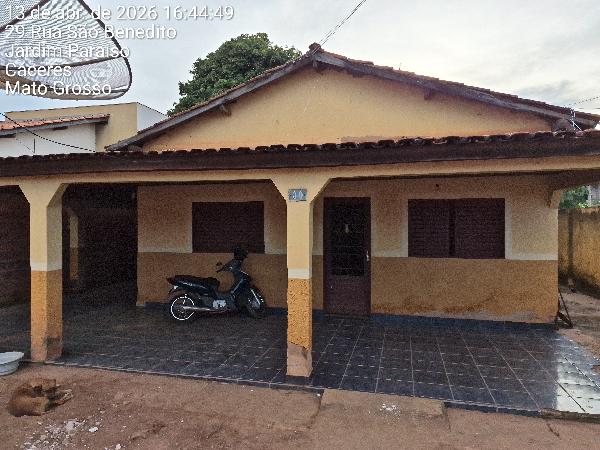 Vende-se em Caceres-MT  Casa, 242.24 de área total, 242.24 de área privativa, 429.90 de área do terreno,  4_qto(s), varanda, a.serv, WC, 2_sala(s), cozinha.