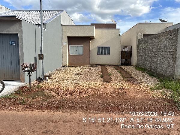 Vende-se em Barra Do Garcas-MT  Casa, 65.63 de área total, 65.63 de área privativa, 206.25 de área do terreno,  2_qto(s), a.serv, WC, 1_sala(s), cozinha, 1_vaga(s) de garagem.