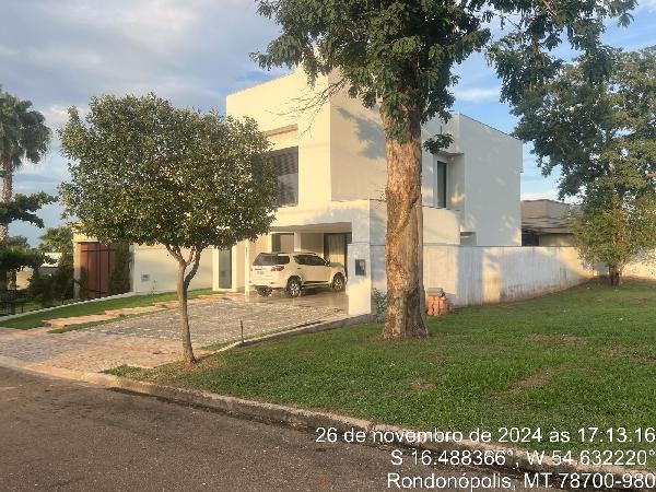 Vende-se em Rondonopolis-MT  Casa, 312.36 de área total, 312.36 de área privativa, 482.82 de área do terreno,  4_qto(s), a.serv, WC, 2_sala(s), 1 lavabo(s), cozinha, 2_vaga(s) de garagem.