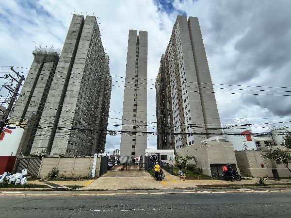 Vende-se em Sao Paulo-SP  apto, 50.63 de área total, 33.23 de área privativa,  2_qto(s), WC, 1_sala(s), cozinha.