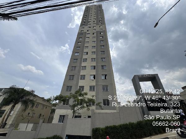 Vende-se em Sao Paulo-SP  apto, 54.55 de área total, 33.78 de área privativa,  2_qto(s), a.serv, WC, 1_sala(s), cozinha.