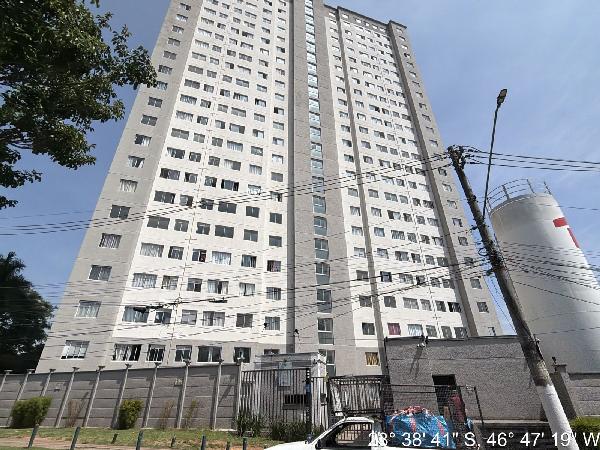 Vende-se em Sao Paulo-SP  apto, 77.65 de área total, 42.12 de área privativa,  2_qto(s), WC, 1_sala(s), cozinha.