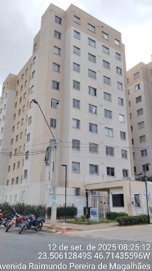 Vende-se em Sao Paulo-SP  apto, 48.44 de área total, 32.22 de área privativa, 0.00 de área do terreno.