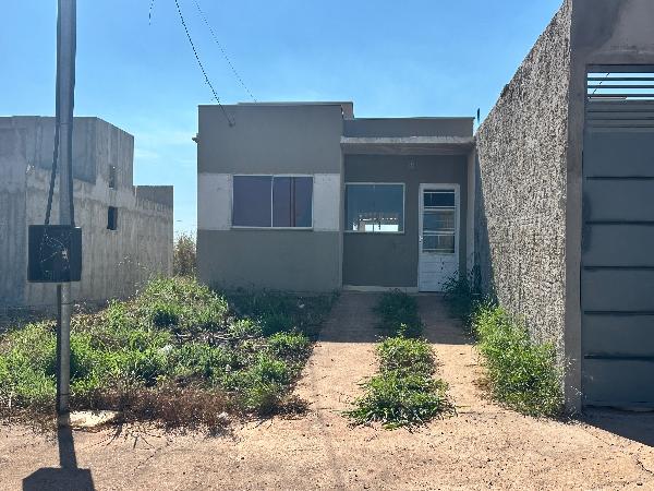 Vende-se em Varzea Grande-MT  Casa, 67.43 de área total, 67.43 de área privativa, 180.00 de área do terreno,  2_qto(s), varanda, a.serv, WC, 1_sala(s), cozinha, 1_vaga(s) de garagem.