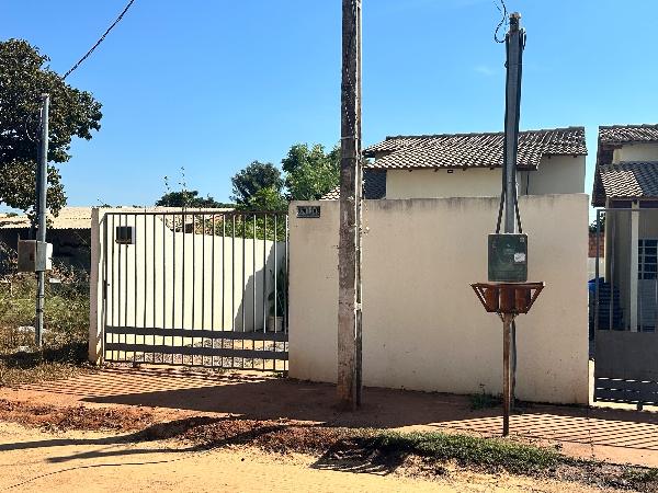 Vende-se em Varzea Grande-MT  Casa, 69.58 de área total, 69.58 de área privativa, 180.00 de área do terreno,  2_qto(s), varanda, a.serv, WC, 1_sala(s), cozinha, 1_vaga(s) de garagem.