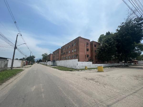 Vende-se em Paranagua-PR  apto, 51.12 de área privativa,  2_qto(s), a.serv, WC, 1_sala(s), cozinha.