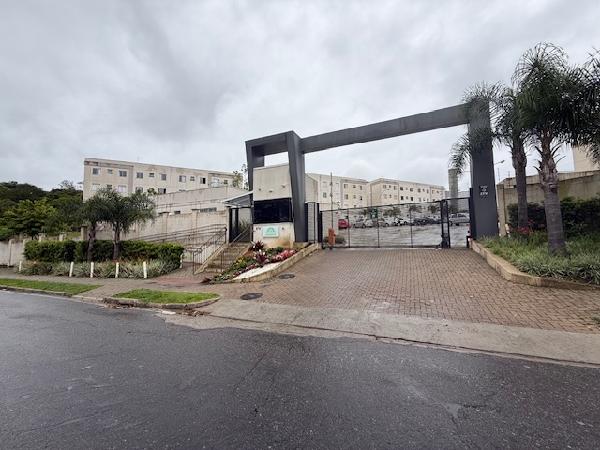 Vende-se em Araucaria-PR  apto, 47.19 de área total, 38.40 de área privativa,  2_qto(s), WC, 1_sala(s), cozinha, 1_vaga(s) de garagem.