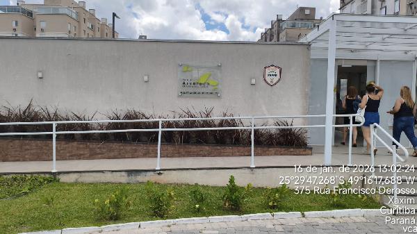 Vende-se em Curitiba-PR  apto, 102.71 de área total, 78.71 de área privativa,  3_qto(s), a.serv, WC, 1_sala(s), cozinha, 2_vaga(s) de garagem.