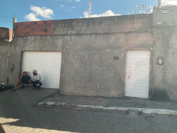 Vende-se em Belo Jardim-PE  Casa, 46.30 de área total, 46.30 de área privativa, 148.39 de área do terreno,  2_qto(s), a.serv, WC, 1_sala(s), cozinha.