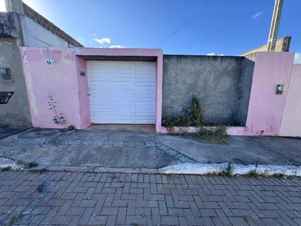 Vende-se em Belo Jardim-PE  Casa, 46.30 de área privativa, 148.20 de área do terreno,  2_qto(s), a.serv, WC, 1_sala(s), cozinha.