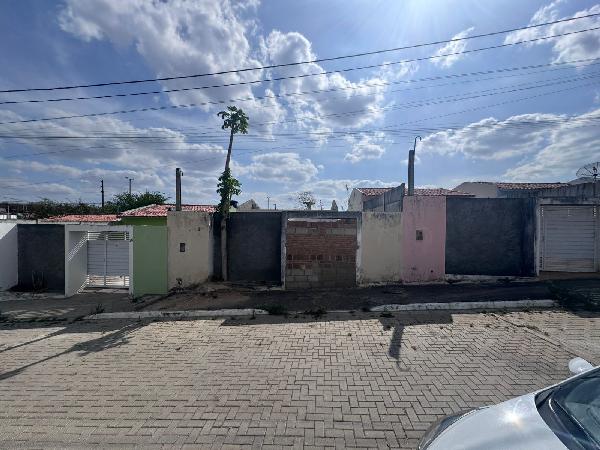Vende-se em Belo Jardim-PE  Casa, 46.30 de área privativa, 148.20 de área do terreno,  2_qto(s), a.serv, WC, 1_sala(s), cozinha.