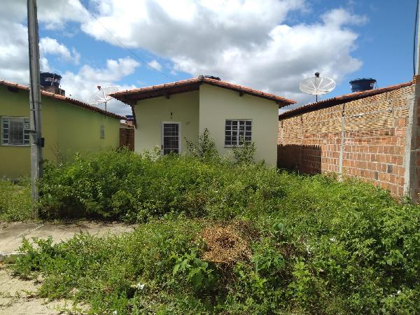 Vende-se em Belo Jardim-PE  Casa, 50.00 de área privativa, 148.20 de área do terreno,  2_qto(s), WC, 1_sala(s), cozinha, Terraco.