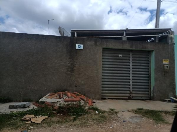 Vende-se em Belo Jardim-PE  Casa, 57.48 de área total, 57.48 de área privativa, 130.00 de área do terreno,  2_qto(s), a.serv, WC, 1_sala(s), cozinha, 1_vaga(s) de garagem.