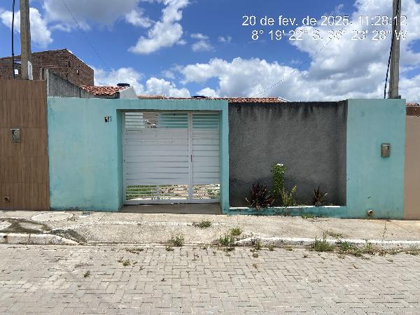 Vende-se em Belo Jardim-PE  Casa, 46.30 de área total, 46.30 de área privativa, 148.20 de área do terreno,  2_qto(s), a.serv, WC, 1_sala(s), cozinha.