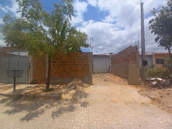 Vende-se em Belo Jardim-PE  Casa, 50.18 de área privativa, 125.02 de área do terreno,  2_qto(s), a.serv, 1_sala(s), cozinha.