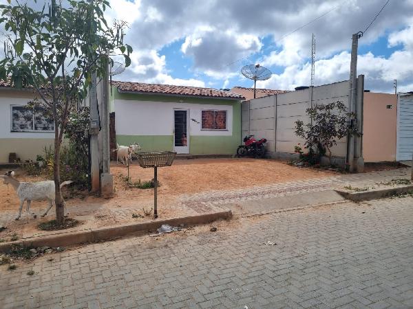 Vende-se em Belo Jardim-PE  Casa, 46.30 de área privativa, 148.20 de área do terreno,  2_qto(s), a.serv, WC, 1_sala(s), cozinha, 1_vaga(s) de garagem.