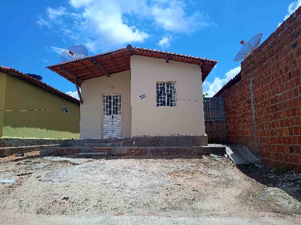 Vende-se em Belo Jardim-PE  Casa, 50.18 de área total, 50.18 de área privativa, 125.02 de área do terreno,  2_qto(s), a.serv, WC, 1_sala(s), cozinha.