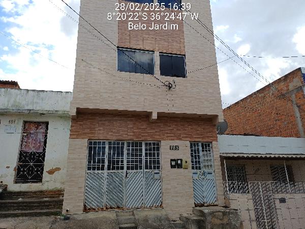 Vende-se em Belo Jardim-PE  Casa, 68.58 de área total, 68.58 de área privativa, 100.00 de área do terreno,  2_qto(s), a.serv, WC, 1_sala(s), cozinha, 1_vaga(s) de garagem.