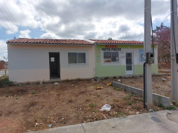 Vende-se em Belo Jardim-PE  Casa, 46.30 de área privativa, 213.39 de área do terreno,  2_qto(s), a.serv, WC, 1_sala(s), cozinha, 1_vaga(s) de garagem.