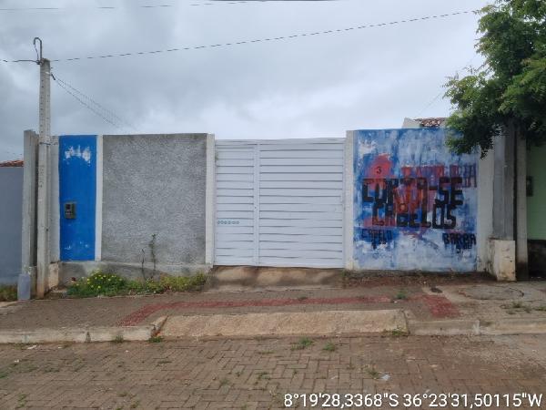 Vende-se em Belo Jardim-PE  Casa, 46.30 de área total, 46.30 de área privativa, 148.20 de área do terreno,  2_qto(s), a.serv, WC, 1_sala(s), cozinha.