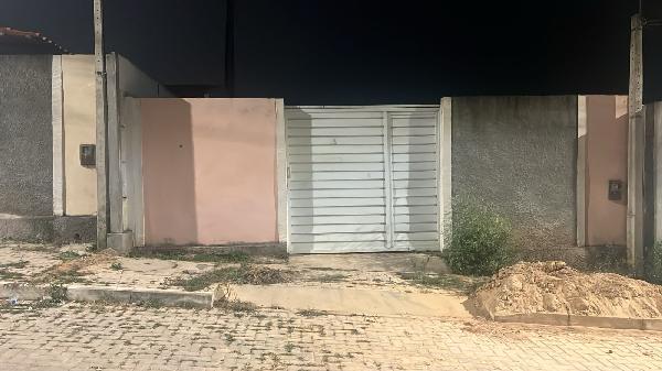 Vende-se em Belo Jardim-PE  Casa, 46.30 de área privativa, 148.20 de área do terreno,  2_qto(s), a.serv, WC, 1_sala(s), cozinha, 1_vaga(s) de garagem.