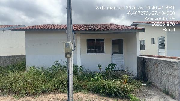 Vende-se em Arcoverde-PE  Casa, 64.11 de área total, 64.11 de área privativa, 135.00 de área do terreno,  2_qto(s), a.serv, WC, 1_sala(s), cozinha.