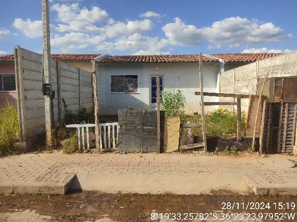 Vende-se em Belo Jardim-PE  Casa, 50.18 de área privativa, 125.02 de área do terreno,  2_qto(s), a.serv, WC, 1_sala(s), cozinha, 2_vaga(s) de garagem.