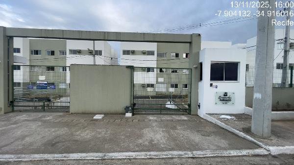 Vende-se em Abreu E Lima-PE  apto, 83.07 de área total, 46.84 de área privativa,  2_qto(s), a.serv, WC, 1_sala(s), cozinha, 1_vaga(s) de garagem.