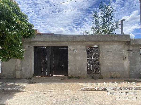 Vende-se em Belo Jardim-PE  Casa, 46.30 de área total, 46.30 de área privativa, 148.20 de área do terreno,  2_qto(s), a.serv, WC, 1_sala(s), cozinha.